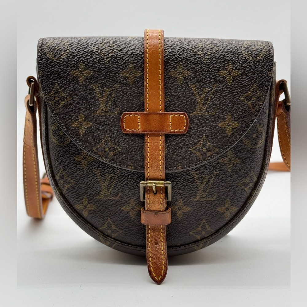LOUIS VUITTON CHANTILLY CROSSBODY